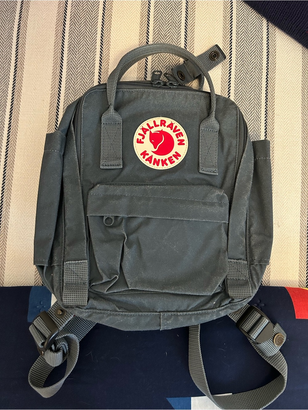 Fjallraven Kånken Mini Backpack - Charcoal Gray